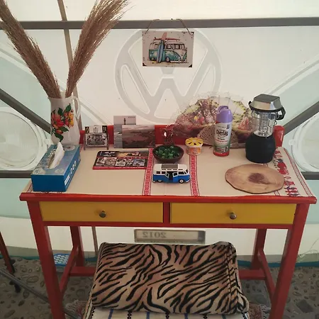 Cornelia Hippie Magic Bus *