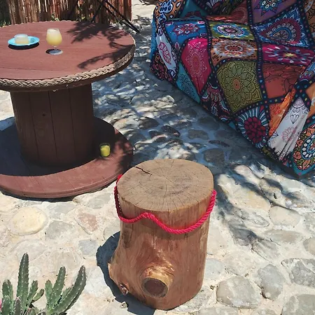 Cornelia Hippie Magic Bus Farm stay Kissamos
